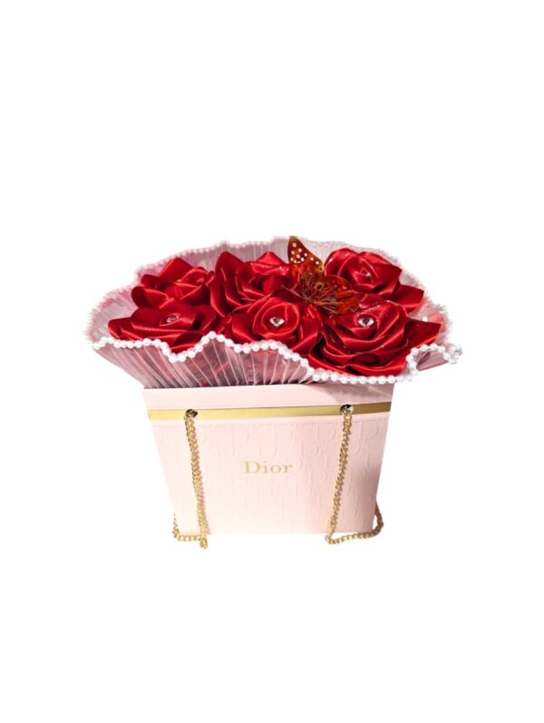 Elegant Red Rose Gift Bag - A Touch of Luxury for Every Occasion